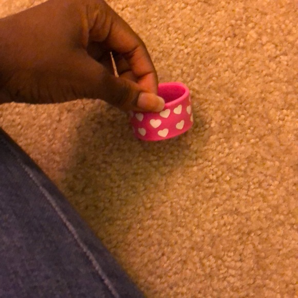 A slap bracelet - Picture 3 of 3